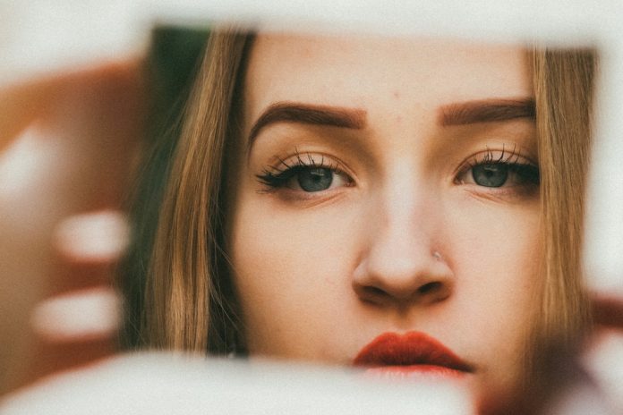 Why Cosmetic Eyebrow Tattoos Have Become So Popular